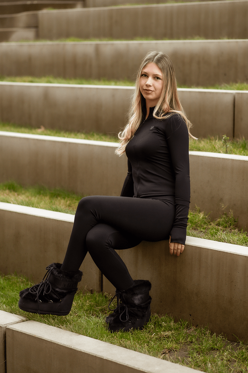 Black sports T-shirt with zipper