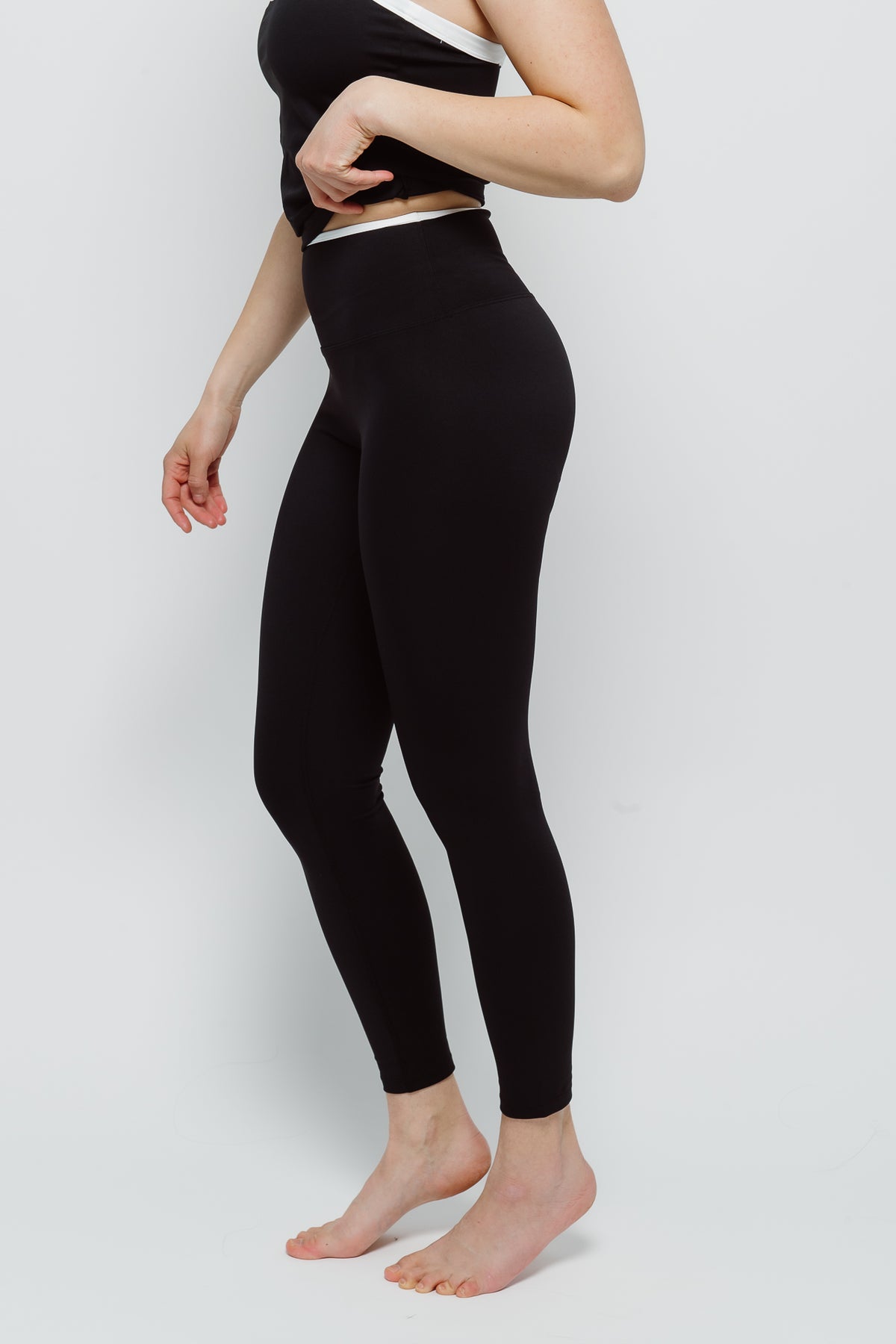 Élan Noir Yoga Set